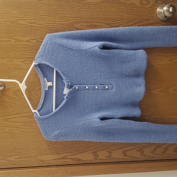 Stitch and Pine cropped sweater - Picture 1 of 3